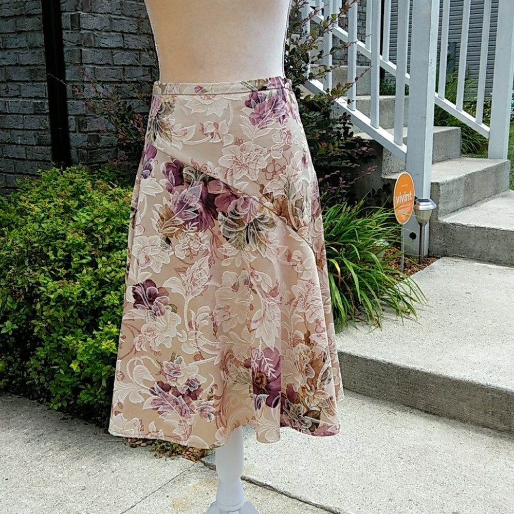 Necessary Objects Floral Skirt - Picture 1 of 4